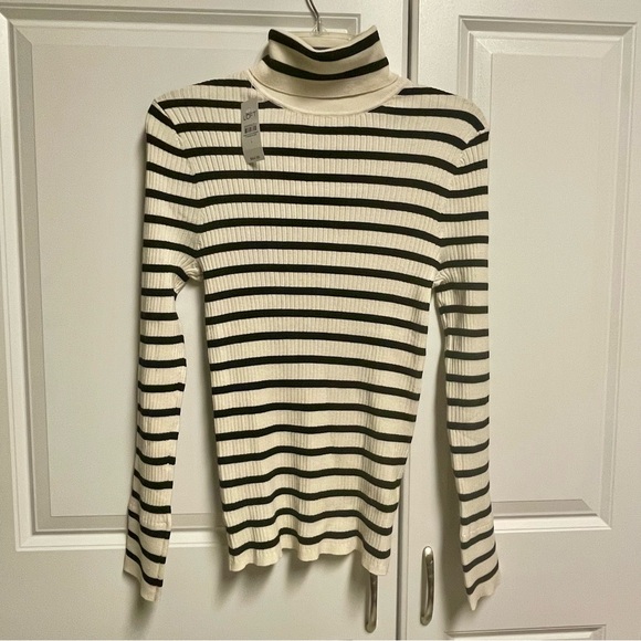 LOFT Sweaters - Loft Striped Ribbed Turtleneck Top Cream Slim fit Stretchy NEW Large Women’s
